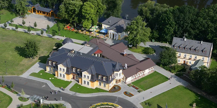 Kúpeľný pobyt v Klášterci nad Ohří: raňajky alebo polpenzia, vstup do bazéna s vírivkou a soľnej jaskyne