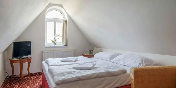 Hotel v centre Karlových Varov: jedlo a wellness, možnosť masáže aj soľnej jaskyne