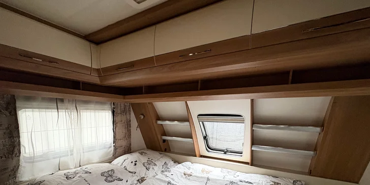 Prenájom rodinného karavanu s De Luxe výbavou až pre 6 osôb