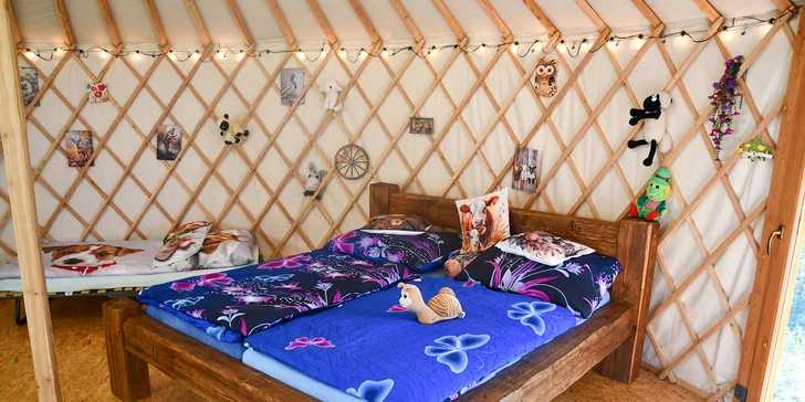 Jurta v Toulavě: areál statku uprostred prírody a vyžitie pre deti