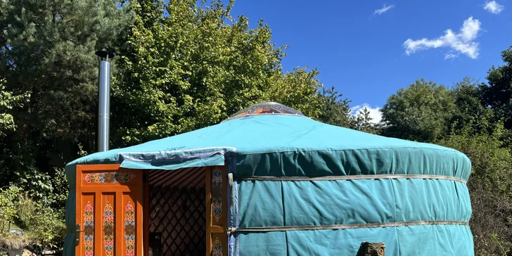 Štýlová jurta neďaleko Blaníka s možnosťou raňajok pre dvoch aj rodinu