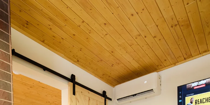 Romantika uprostred horskej prírody: moderná vybavená chata s fínskou saunou