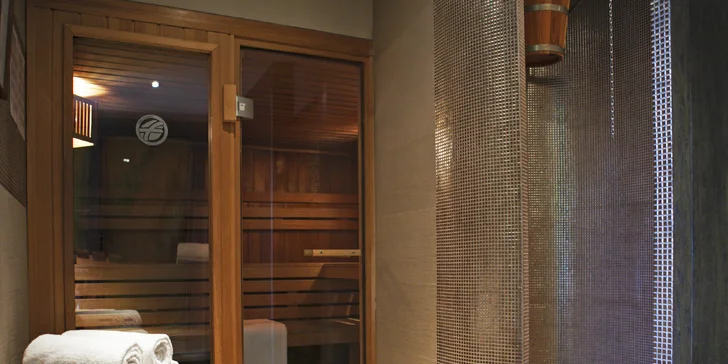 Dovolenka v Barcelone: 4* hotel s bohatými raňajkami a saunou, 2 km od Sagrada Família