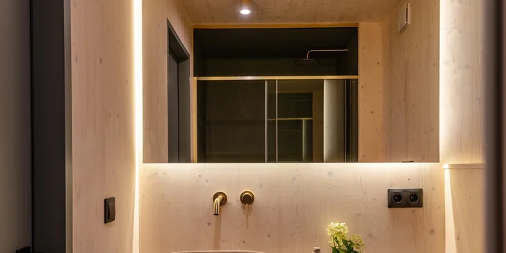 Luxusný chalet uprostred lesa neďaleko Ostrihomu, polpenzia aj súkromný wellness