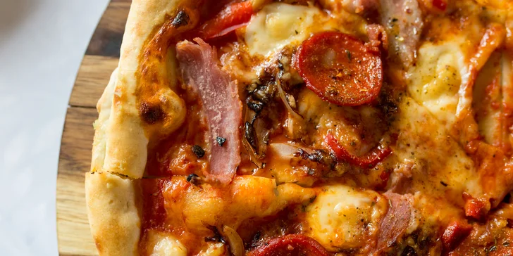 11 druhov pizze, osobný odber alebo donáška (v rámci KE v cene)