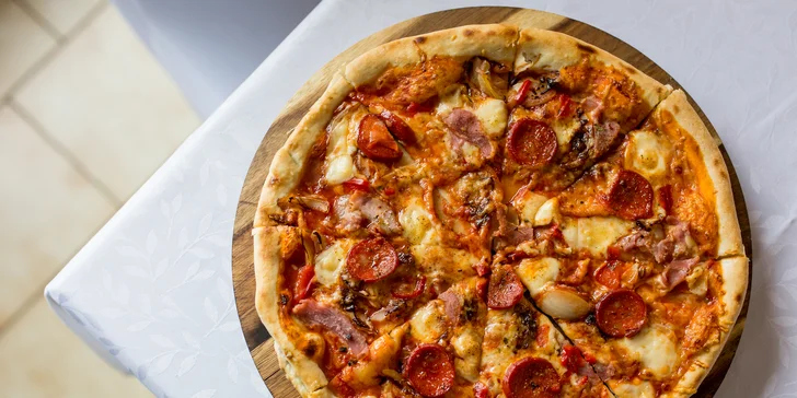 11 druhov pizze, osobný odber alebo donáška (v rámci KE v cene)