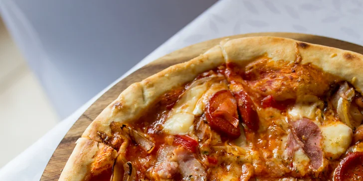 11 druhov pizze, osobný odber alebo donáška (v rámci KE v cene)