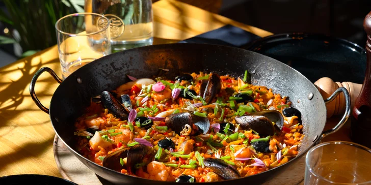 Autentická španielska paella pre 2 alebo 4 osoby