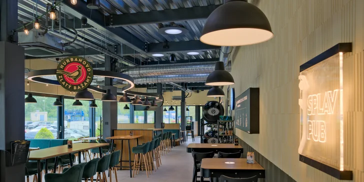 Tanier mäsových špecialít pre 3 osoby: hovädzie rebrá, údené koleno a prílohy