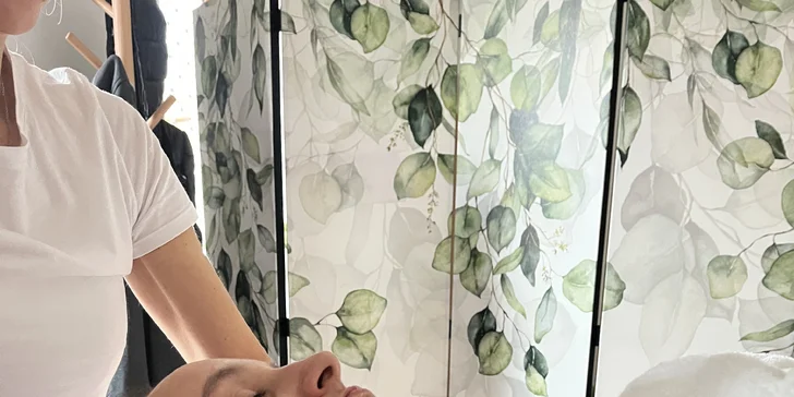 Masáže tváre inšpirované princípmi tradičnej čínskej medicíny: lymfatická, Gua Sha, Champi či Kobido