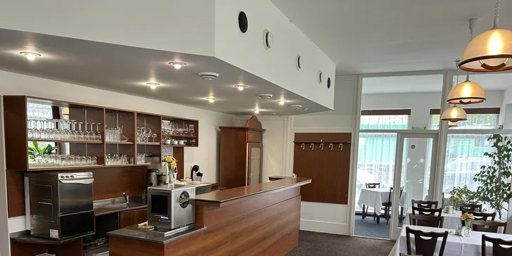 Pobyt v penzióne v Luhačoviciach s raňajkami aj vstupom na plaváreň