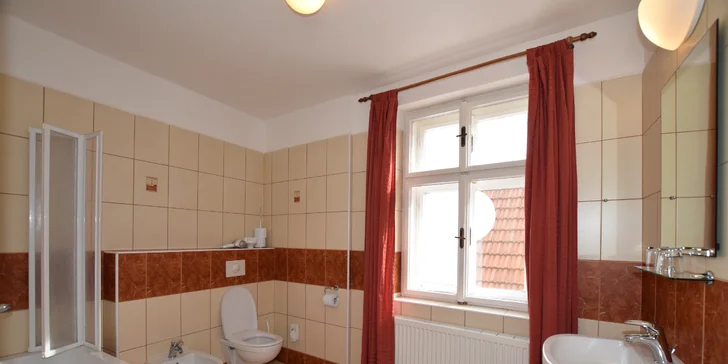 Romantika v Českém Krumlove: apartmán alebo izba pri krumlovskom zámku, vrátane možnosti raňajok