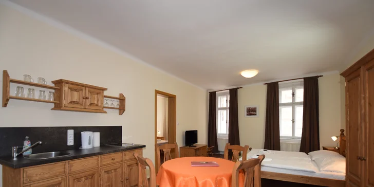 Romantika v Českém Krumlove: apartmán alebo izba pri krumlovskom zámku, vrátane možnosti raňajok