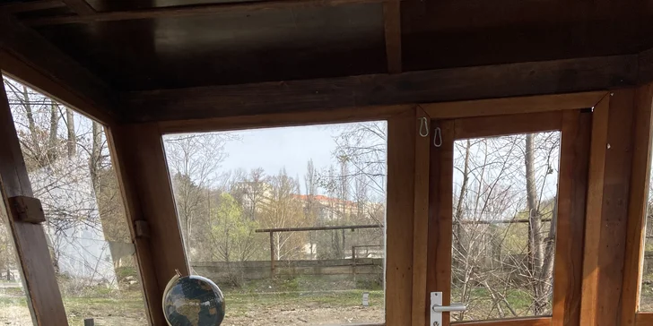 Romantika na Vltave: vybavený hausbót v Holešoviciach až pre 8 osôb