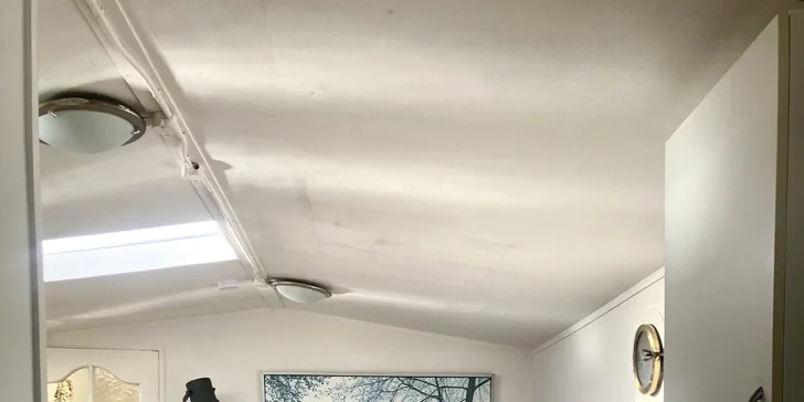 Romantika na Vltave: vybavený hausbót v Holešoviciach až pre 8 osôb