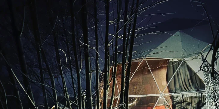 Glamping na severe Čiech s rybníkom a horúcim kúpeľom: ubytovanie až pre 6 osôb