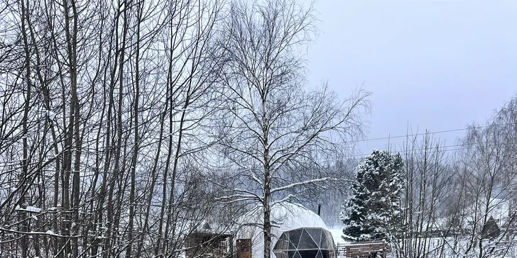 Glamping na severe Čiech s rybníkom a horúcim kúpeľom: ubytovanie až pre 6 osôb