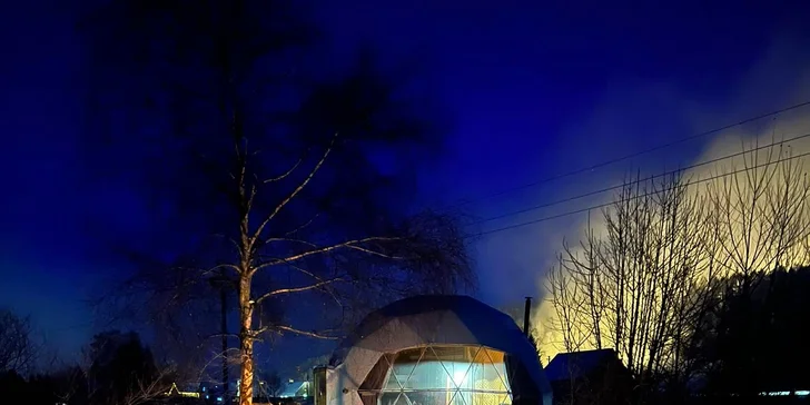 Glamping na severe Čiech s rybníkom a horúcim kúpeľom: ubytovanie až pre 6 osôb