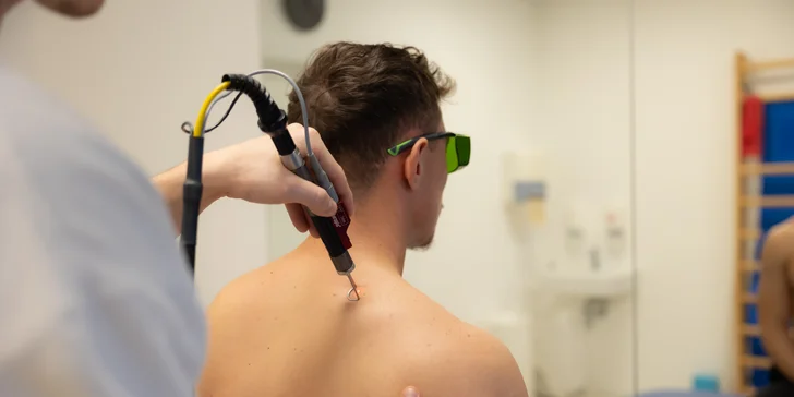 Regeneračná terapia pre chrbticu s masážou, Tecar terapiou, magnetoterapiou a HILT laserom