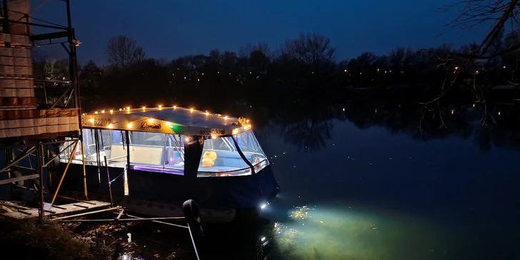 Okružná plavba po Váhu, romantika pre dvoch aj vyhliadková plavba pre 12 osôb