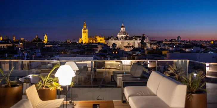 Moderný 4* hotel v centre španielskej Sevilly s raňajkami a bazénom