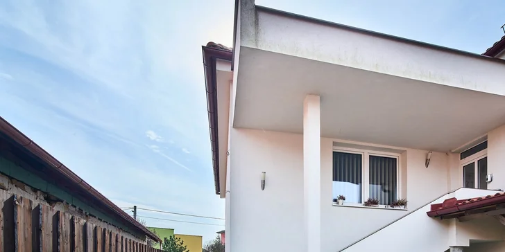 Balíčky kozmetických ošetrení: relaxačná masáž tváre, čistenie pleti alebo carboxy terapia