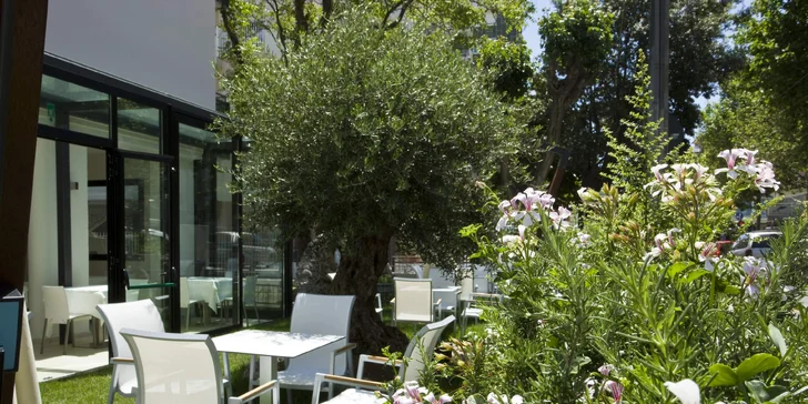Relax v Rimini: hotel priamo pri pláži, raňajky, polpenzia alebo plná penzia, bazén aj wellness