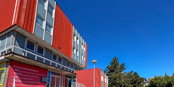 Pobyt v Klatovách v ikonickej budove telekomunikácií: možnosť VIP prehliadky, blízko centra