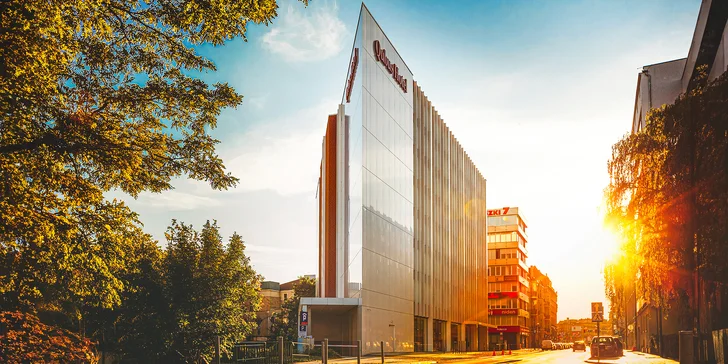 Novo postavený moderný hotel v samotnom centre Katovíc s jedlom a saunou