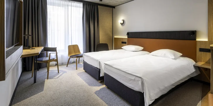 Novo postavený moderný hotel v samotnom centre Katovíc s jedlom a saunou