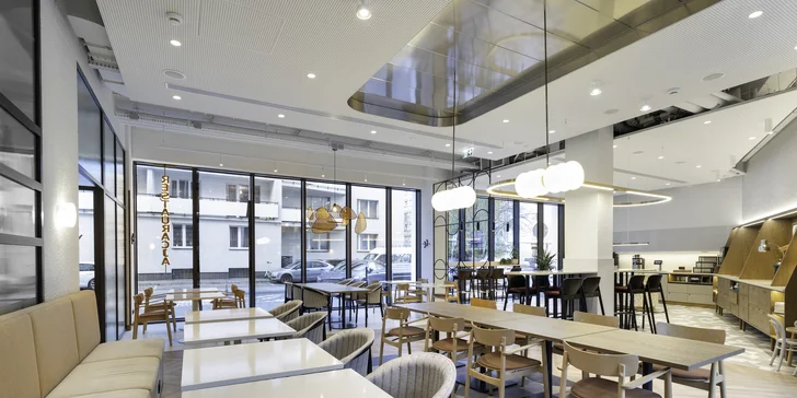 Novo postavený moderný hotel v samotnom centre Katovíc s jedlom a saunou