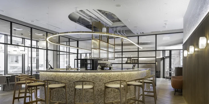 Novo postavený moderný hotel v samotnom centre Katovíc s jedlom a saunou