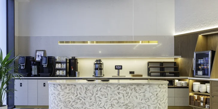 Novo postavený moderný hotel v samotnom centre Katovíc s jedlom a saunou