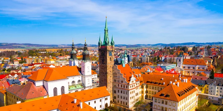 Pobyt v Klatovách v ikonickej budove telekomunikácií: možnosť VIP prehliadky, blízko centra