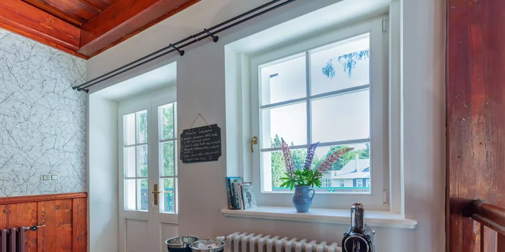 Aktívna dovolenka v Orlických horách pre pár aj rodinu: retro izba, štúdio alebo apartmán s kuchynkou