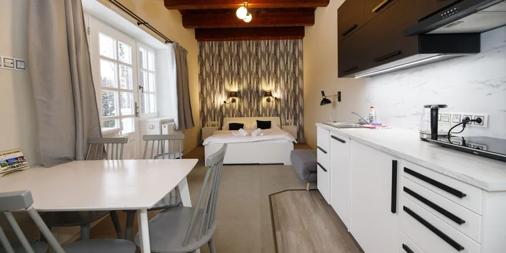 Aktívna dovolenka v Orlických horách pre pár aj rodinu: retro izba, štúdio alebo apartmán s kuchynkou