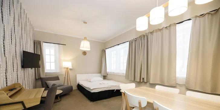 Aktívna dovolenka v Orlických horách pre pár aj rodinu: retro izba, štúdio alebo apartmán s kuchynkou