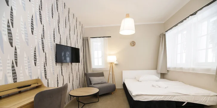 Aktívna dovolenka v Orlických horách pre pár aj rodinu: retro izba, štúdio alebo apartmán s kuchynkou