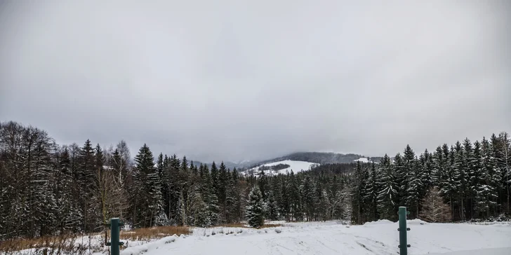 Aktívna dovolenka v Orlických horách pre pár aj rodinu: retro izba, štúdio alebo apartmán s kuchynkou