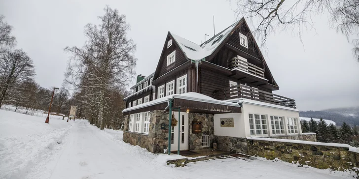 Aktívna dovolenka v Orlických horách pre pár aj rodinu: retro izba, štúdio alebo apartmán s kuchynkou