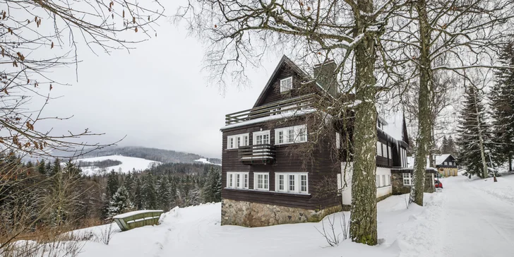 Aktívna dovolenka v Orlických horách pre pár aj rodinu: retro izba, štúdio alebo apartmán s kuchynkou