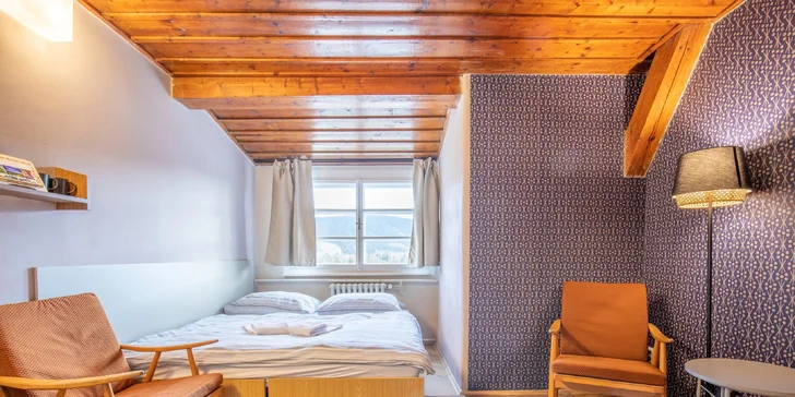 Aktívna dovolenka v Orlických horách pre pár aj rodinu: retro izba, štúdio alebo apartmán s kuchynkou