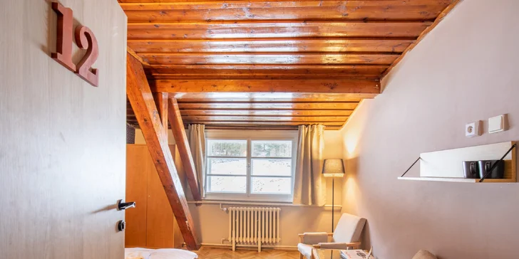 Aktívna dovolenka v Orlických horách pre pár aj rodinu: retro izba, štúdio alebo apartmán s kuchynkou