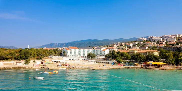 Chorvátsko all inclusive: 4* hotel pri pláži v Kvarnerskom zálive, bazény aj wellness