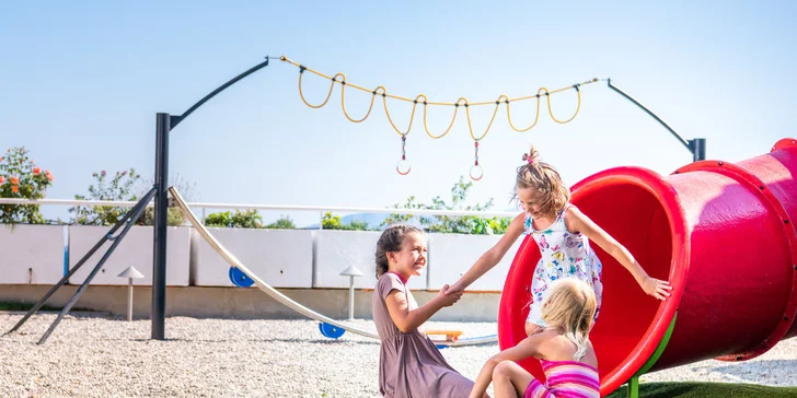 Chorvátsko all inclusive: 4* hotel pri pláži v Kvarnerskom zálive, bazény aj wellness