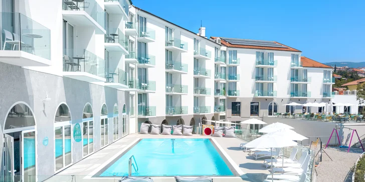 Chorvátsko all inclusive: 4* hotel pri pláži v Kvarnerskom zálive, bazény aj wellness