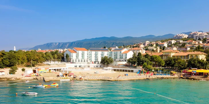 Chorvátsko all inclusive: 4* hotel pri pláži v Kvarnerskom zálive, bazény aj wellness