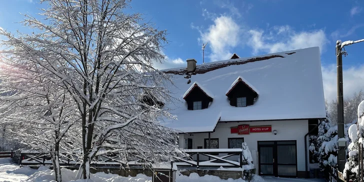 Zimná pohoda v Beskydoch s jedlom aj neobmedzenou saunou