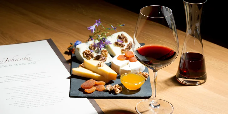 4* Resort Johanka alebo treehouse na Vysočine: polpenzia, vírivka, sauna a drevené sudy