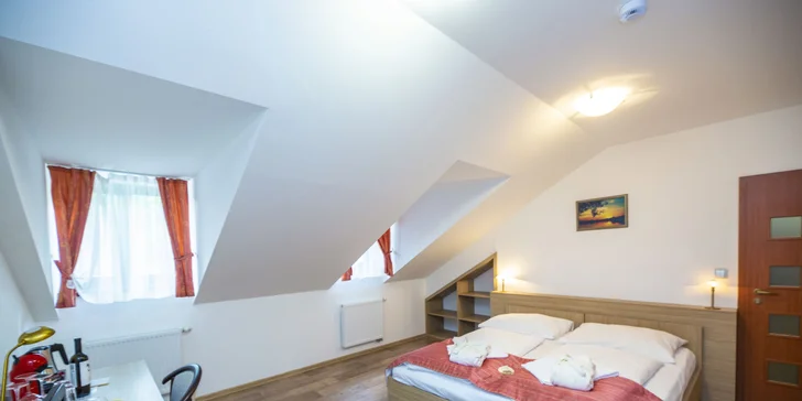 4* Resort Johanka alebo treehouse na Vysočine: polpenzia, vírivka, sauna a drevené sudy